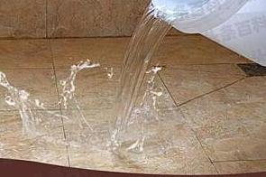 霞山漏水维修 免砸砖防水材料该如何施工